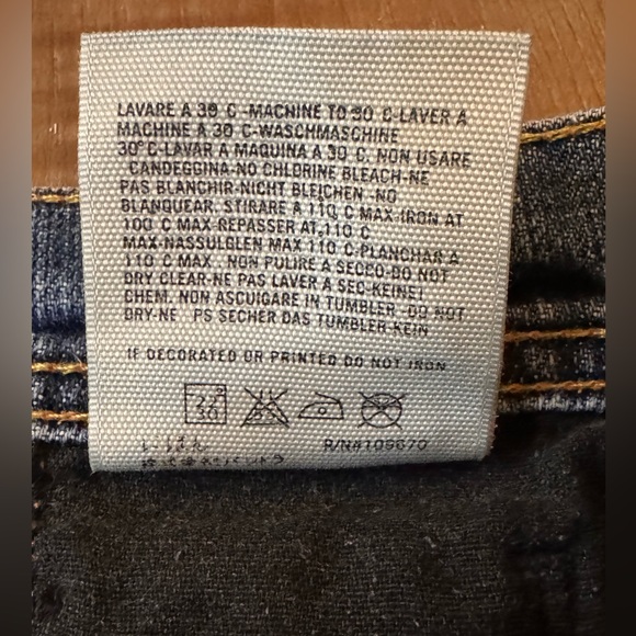 Citizens of Humanity Ingrid 002 Low Waist Stretchy Denim CutOff Shorts Size 29 - Picture 4 of 8